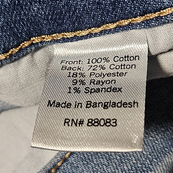 SO High Rise Curvy Mom Jeans Womens Size 1 Light Wash Ripped Denim Pants Juniors - Picture 4 of 6